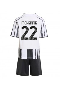 Juventus Weston McKennie #22 Babyklær Hjemme Fotballdrakt til barn 2025-26 Korte ermer (+ Korte bukser)